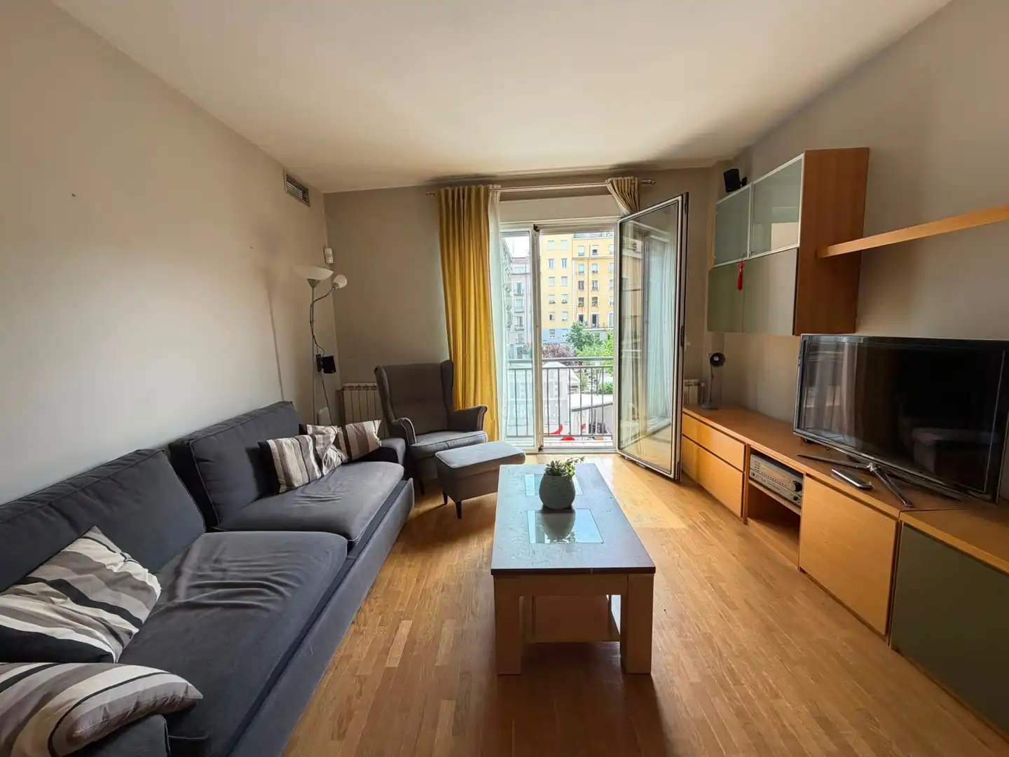 Piso con terraza en venta en Plaza de Pedro Zerolo