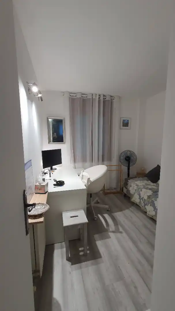 Appartamento con terrazza in affitto a Avinguda de la Bartra 1g, imagen 16