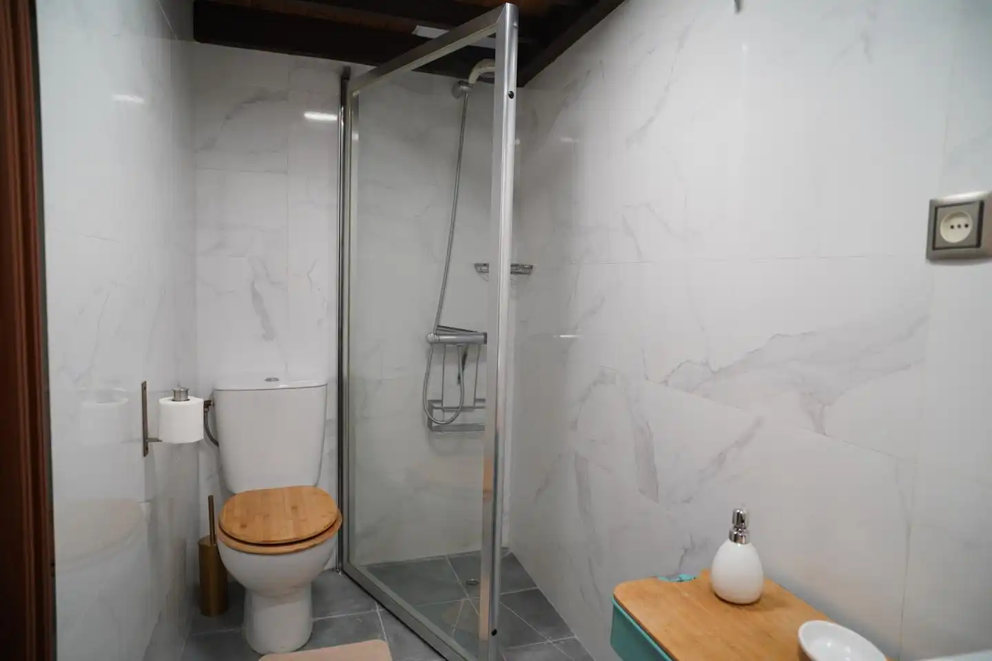 Bany de Planta baixa de lloguer en Madrid amb Aire condicionat, Calefacció i Parquet
