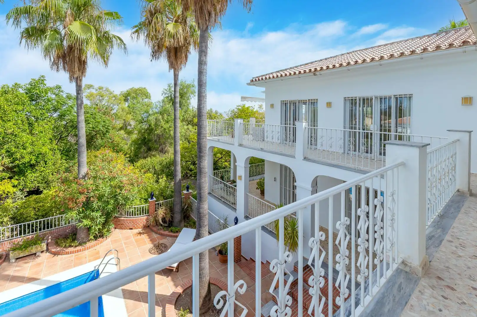Vista exterior de Casa o xalet en venda en Alhaurín El Grande amb Aire condicionat, Calefacció i Jardí privat