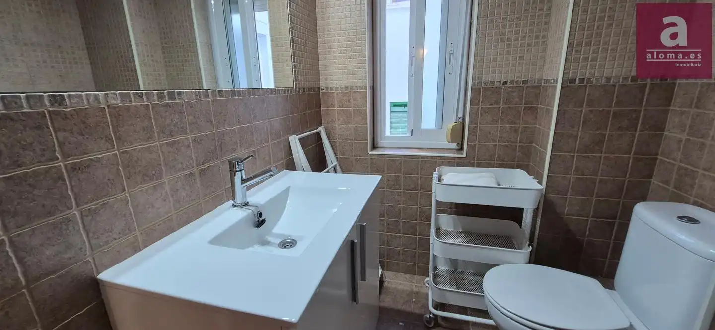 Bathroom of Flat for rent in Cáceres  with Furnished and Balcony