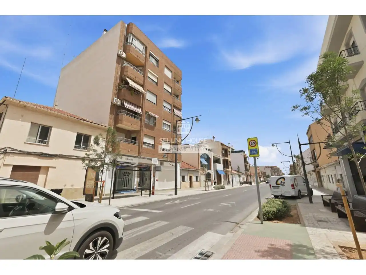 Exterior view of Flat for sale in Xirivella  with Air Conditioner, Storage room and Balcony