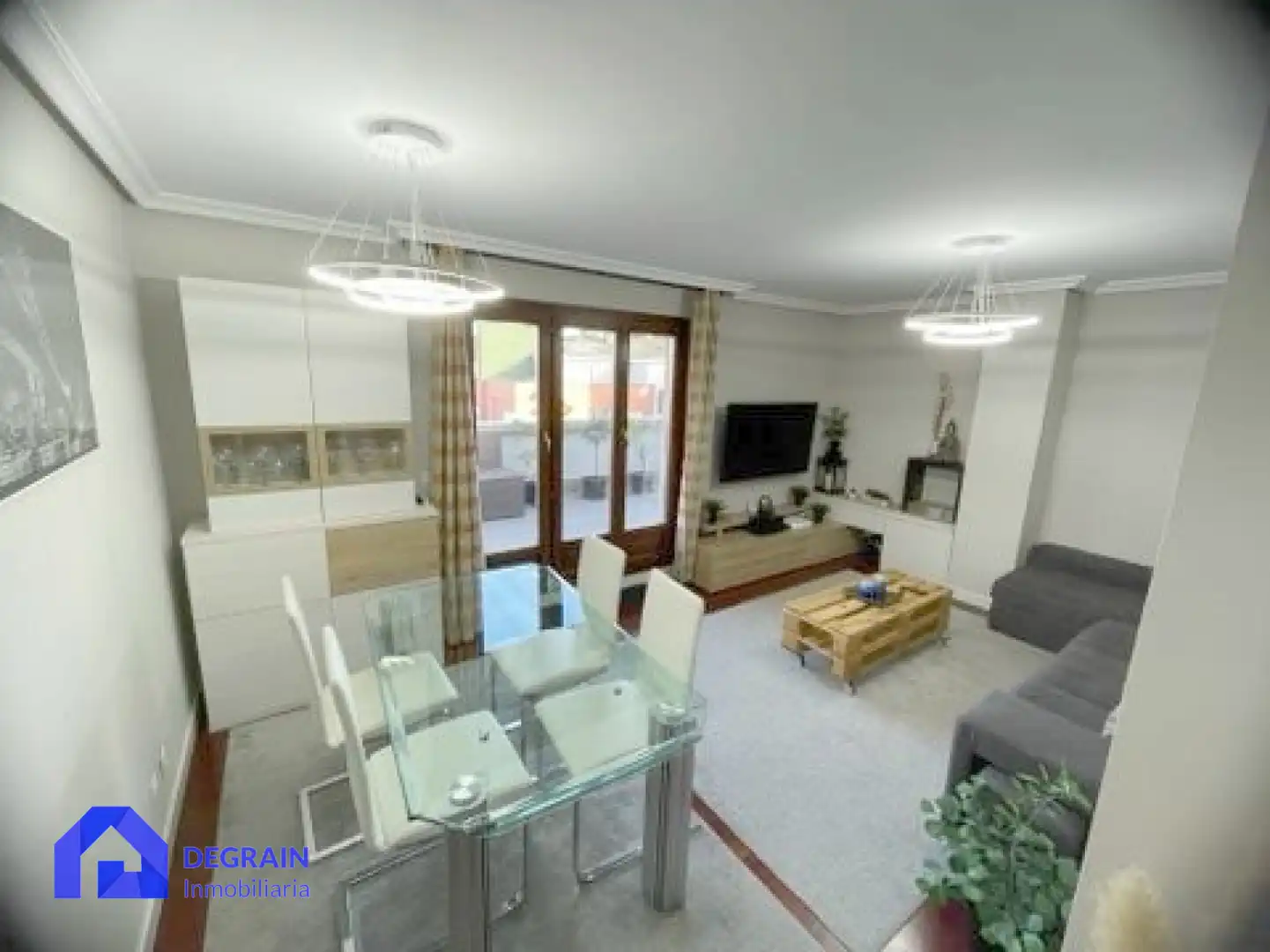 Wohnzimmer von Dachboden zur Miete in Oviedo  mit Heizung, Parkett und Terrasse