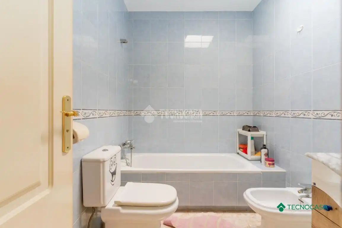 Bathroom of Detached homes for sale in Roquetas de Mar  with Air Conditioner and Terrace