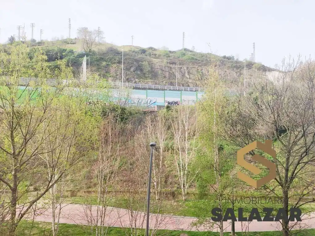 Pis en venda en Bilbao  amb Calefacció i Jardí privat