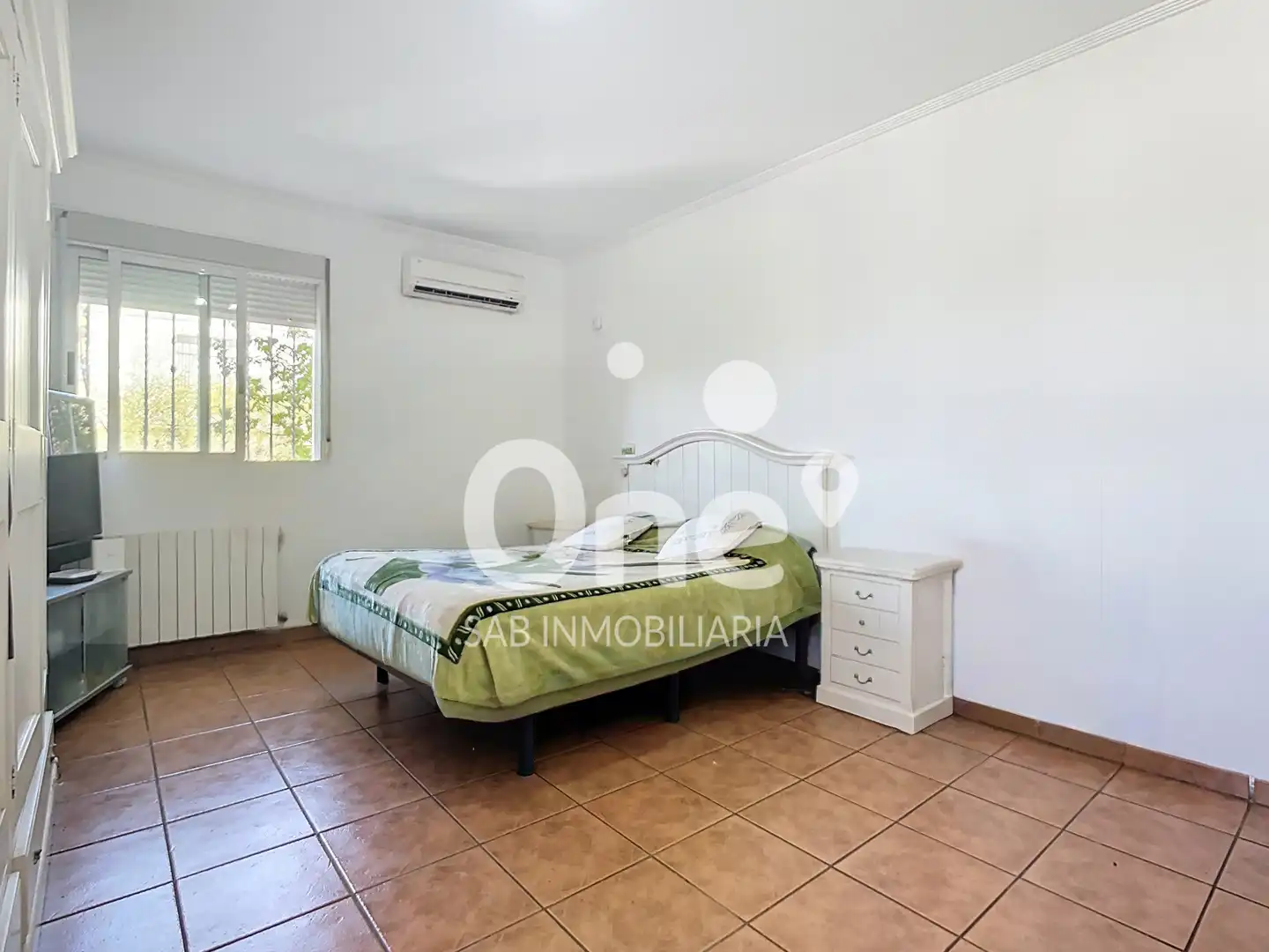 Dormitori de Casa o xalet en venda en Chiva amb Aire condicionat, Calefacció i Jardí privat