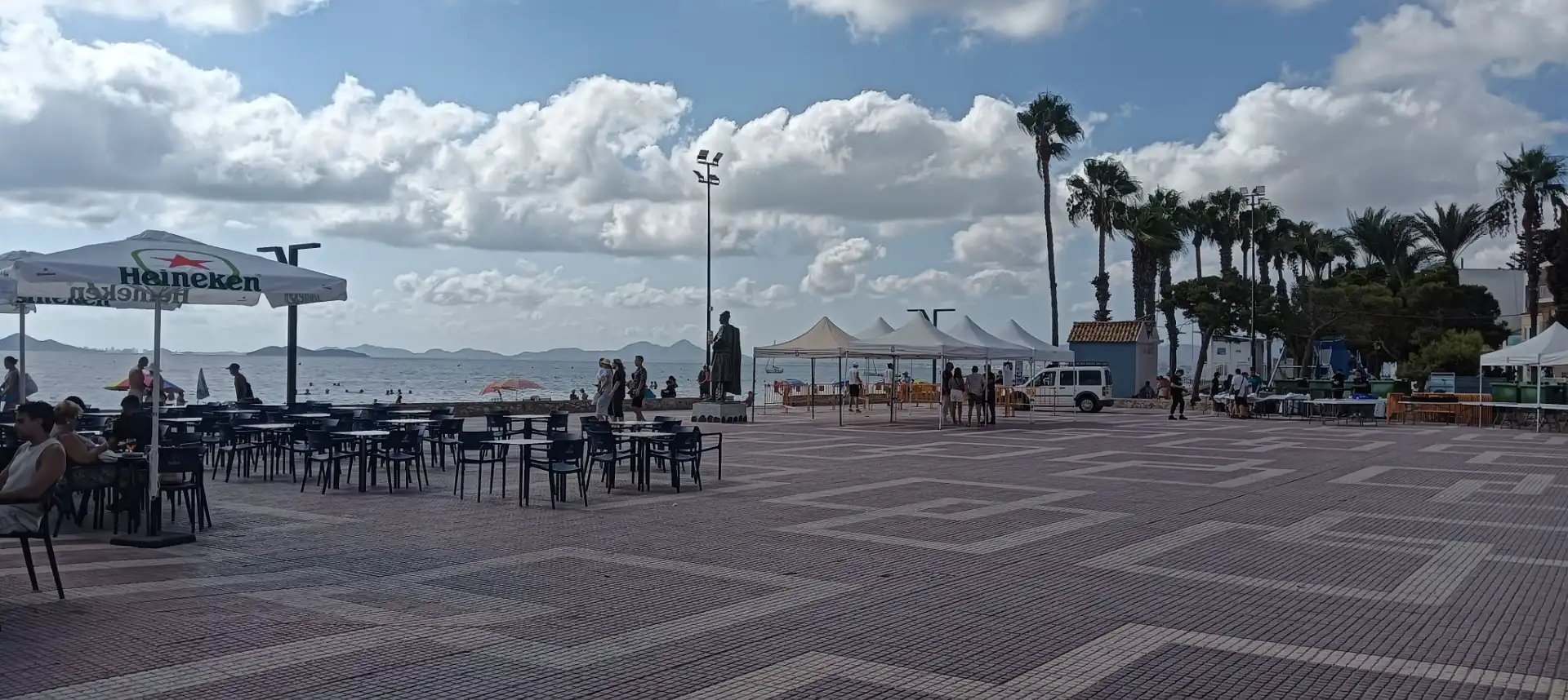 Vista exterior de Casa adosada en venda en Los Alcázares amb Aire condicionat, Moblat i Alarma