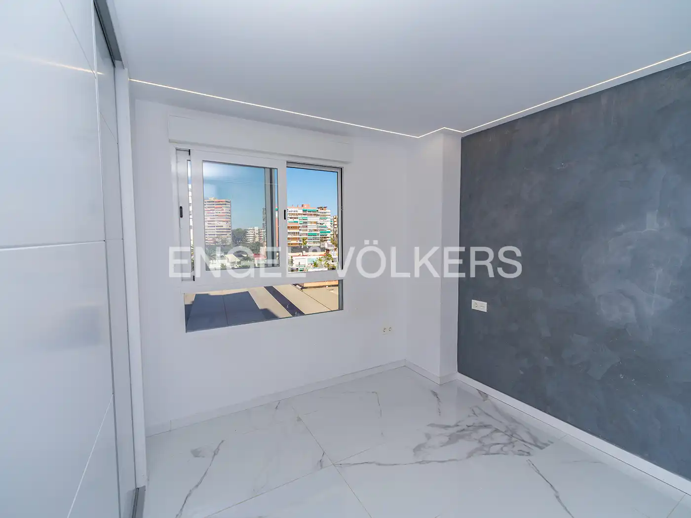 Terrasse von Wohnung zur Miete in Alicante / Alacant mit Klimaanlage, Heizung und Gemeinschaftspool