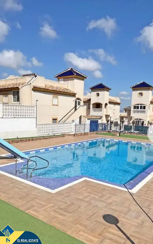 Bungalow con piscina in vendita a El Edén