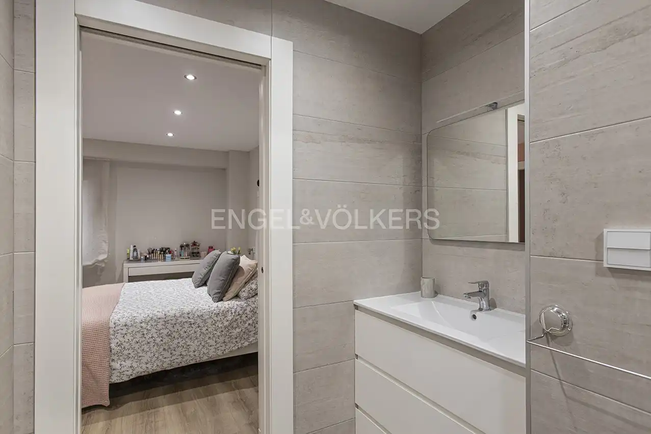 Baño de Piso en venta en Gijón  con Calefacción y Terraza