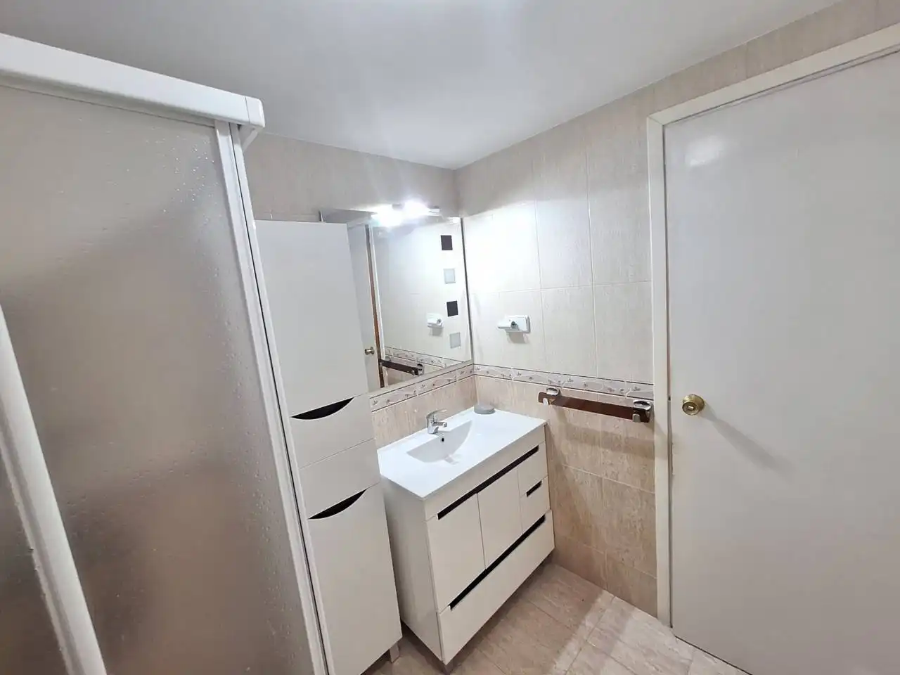 Bathroom of Flat for rent in Fuenlabrada  with Air Conditioner, Heating and Storage room
