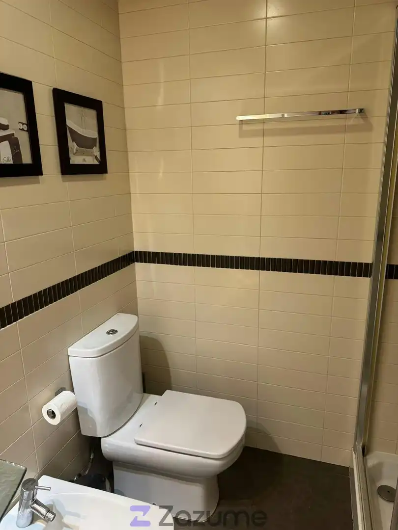 Bathroom of Flat for rent in Zaragoza  with Air Conditioner, Heating and Parquet flooring