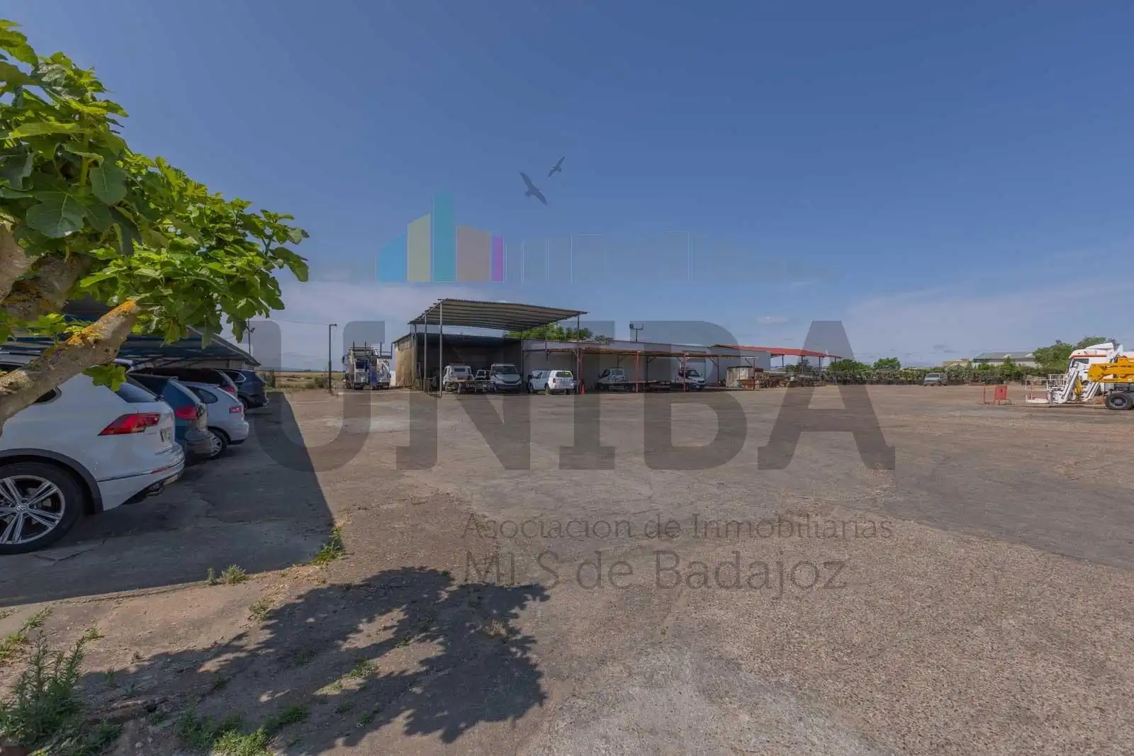 Aparcament de Nau industrial en venda en Badajoz