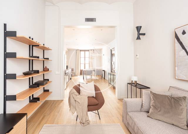 Piso en Alquiler en Carrer d'en Serra en Barri Gòtic