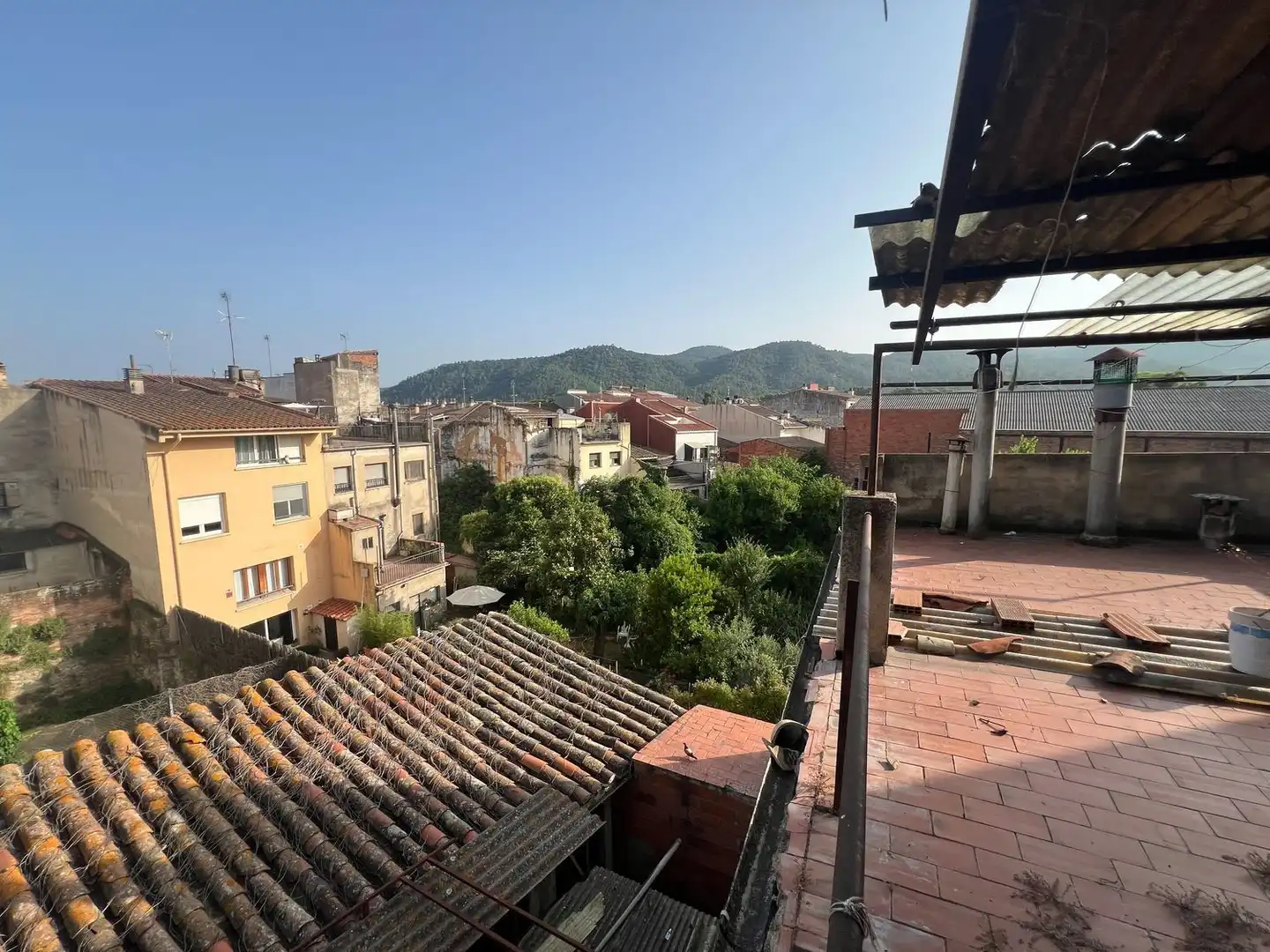 Vista exterior de Edifici en venda en Santa Coloma de Farners