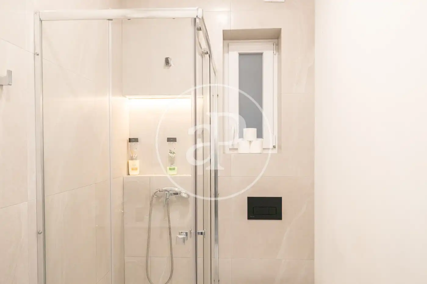 Baño de Piso en venta en Barcelona con Aire acondicionado, Calefacción y Amueblado