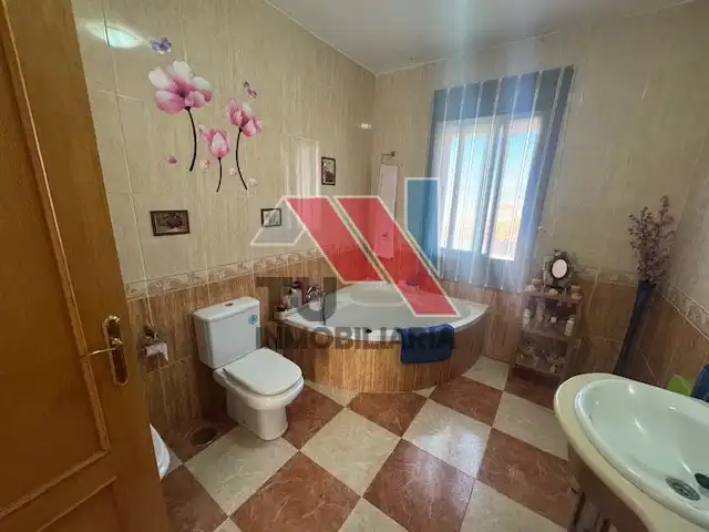 Baño de Casa o chalet en venta en Novés con Terraza y Balcón