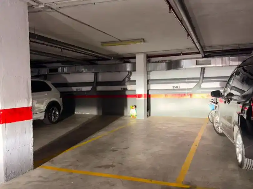 Parkplatz von Wohnung zur Miete in Marbella mit Klimaanlage, Privatgarten und Schwimmbad
