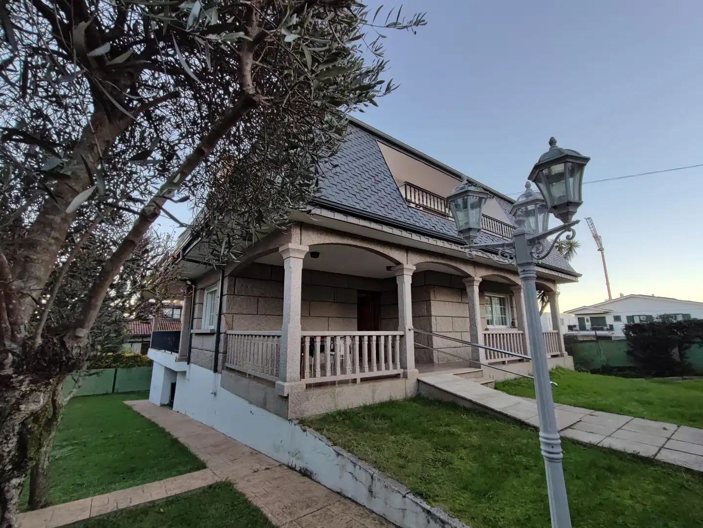 Vista exterior de Casa o chalet en venta en Vigo  con Calefacción, Jardín privado y Terraza