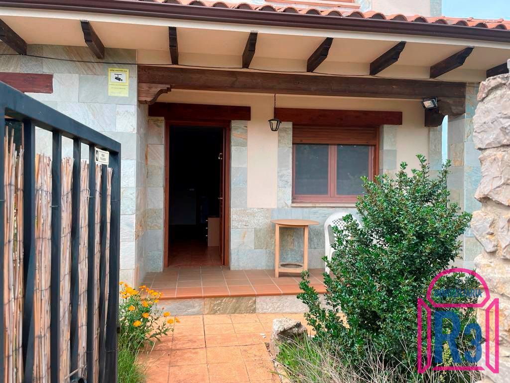Vista exterior de Casa o xalet en venda en Valverde de la Virgen amb Calefacció i Terrassa