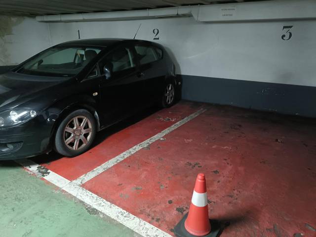 Garaje en Venta en Calle Felipe Sanclemente en Paseo Independencia