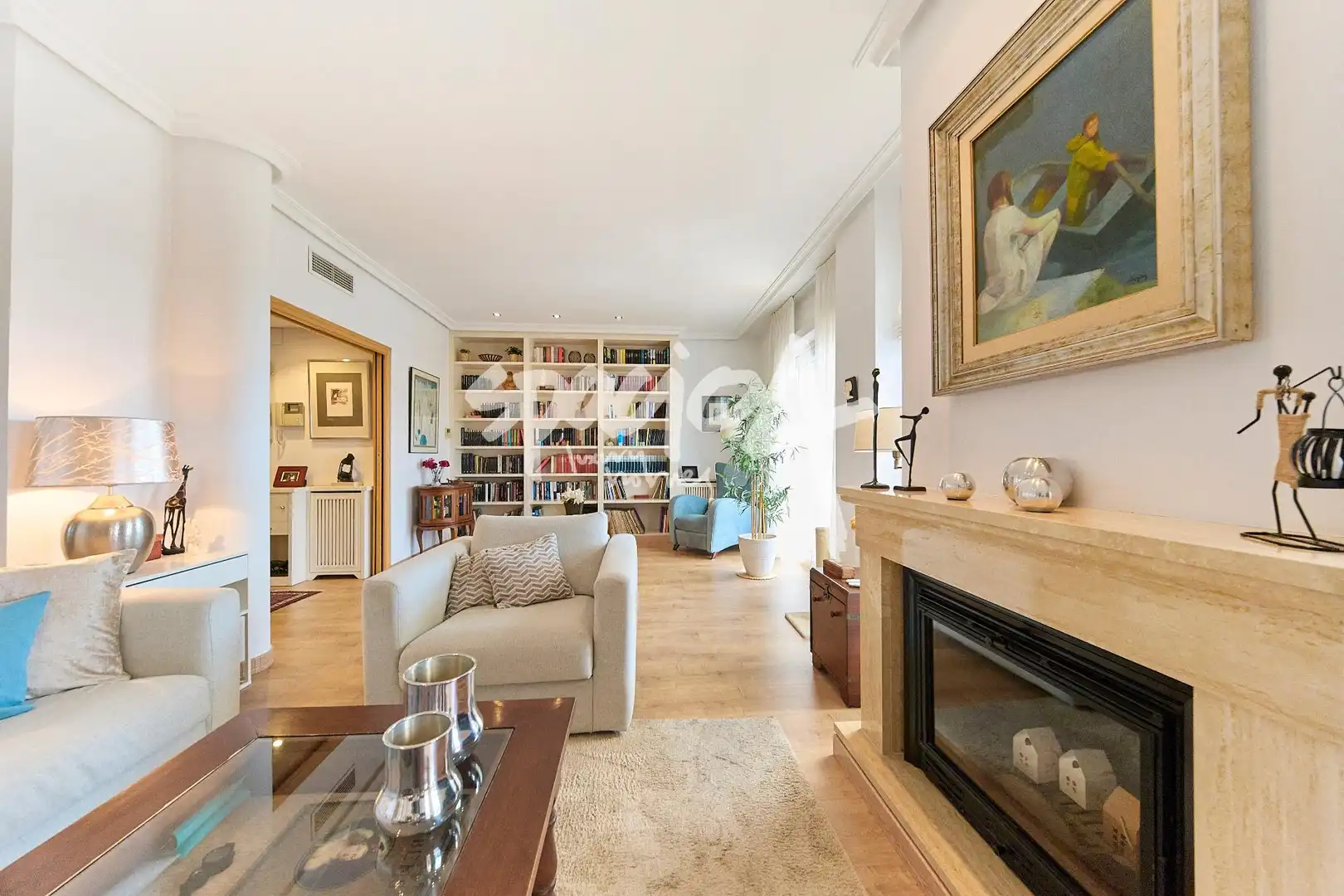 Wohnzimmer von Dachboden zum Verkauf in Majadahonda mit Heizung, Terrasse und Abstellraum