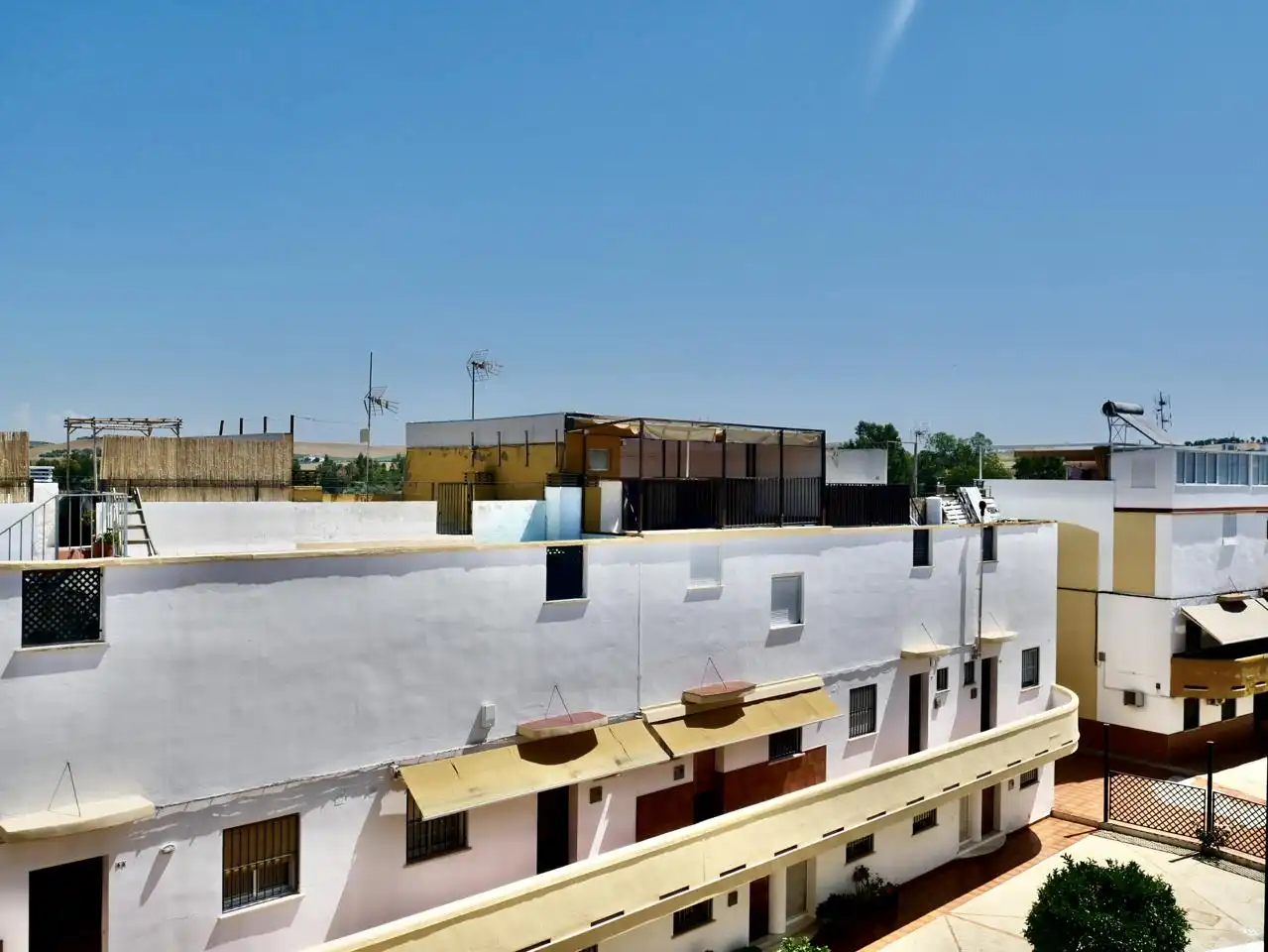 Vista exterior de Dúplex en venda en Écija amb Aire condicionat, Terrassa i Traster