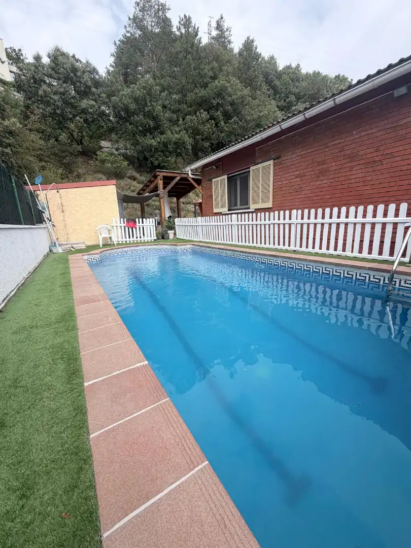 Piscina de Casa o xalet en venda en Cercs amb Aire condicionat, Calefacció i Jardí privat