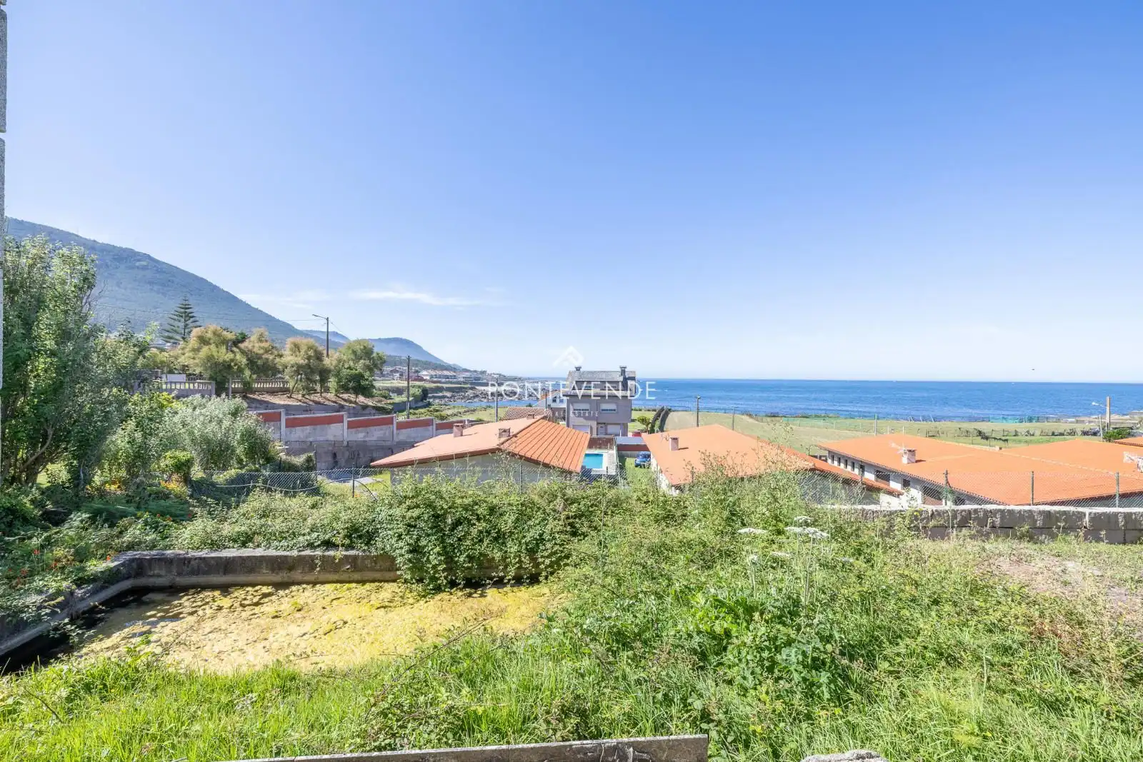 Vista exterior de Casa o xalet en venda en Baiona amb Terrassa i Traster