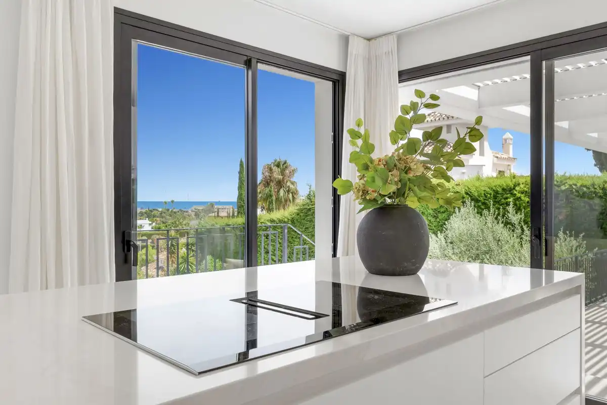 Kitchen of Houses for sale in Nueva Andalucía