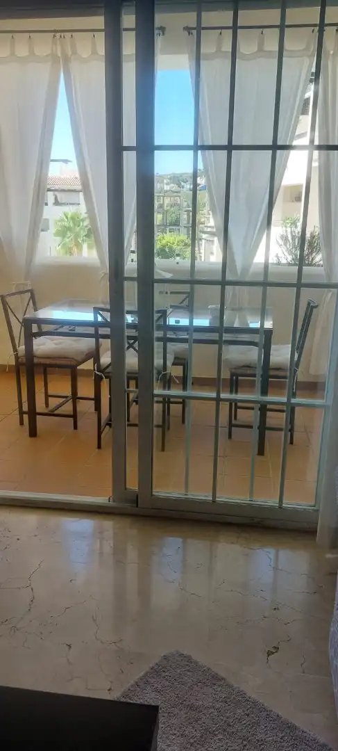 Esszimmer von Wohnung zur Miete in Manilva mit Klimaanlage, Heizung und Privatgarten