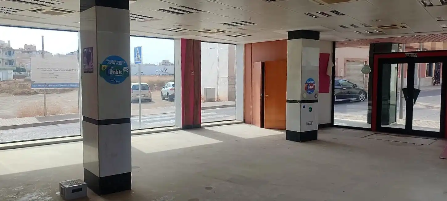 Business premises for sale in Calle SANTANDER (R), imagen 9