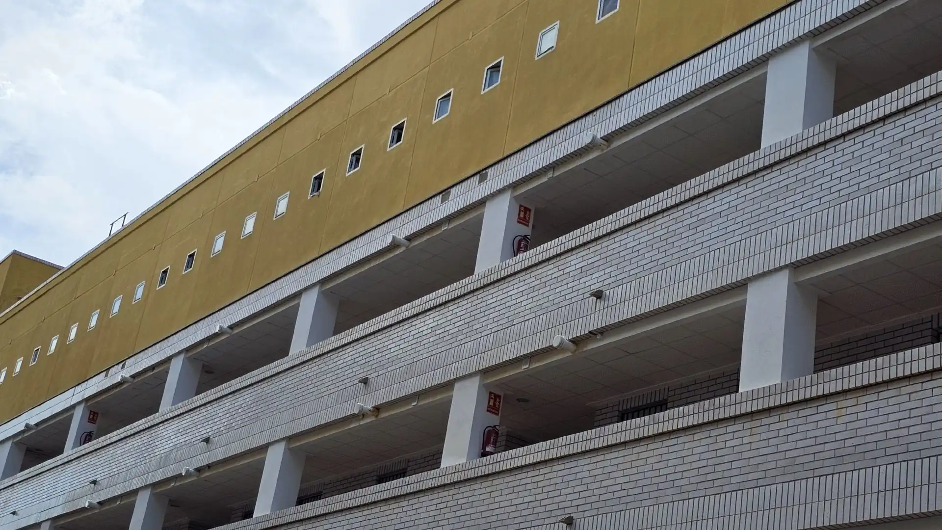 Vista exterior de Apartamento en venta en Oropesa del Mar / Orpesa con Aire acondicionado, Calefacción y Terraza