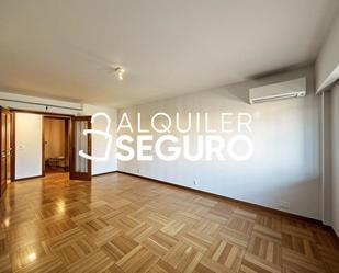 Bedroom of Flat to rent in Majadahonda  with Air Conditioner, Heating and Storage room