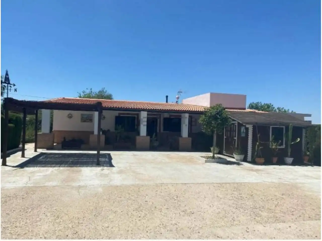 Chalet con piscina en venta en Urbanizacion Regidor