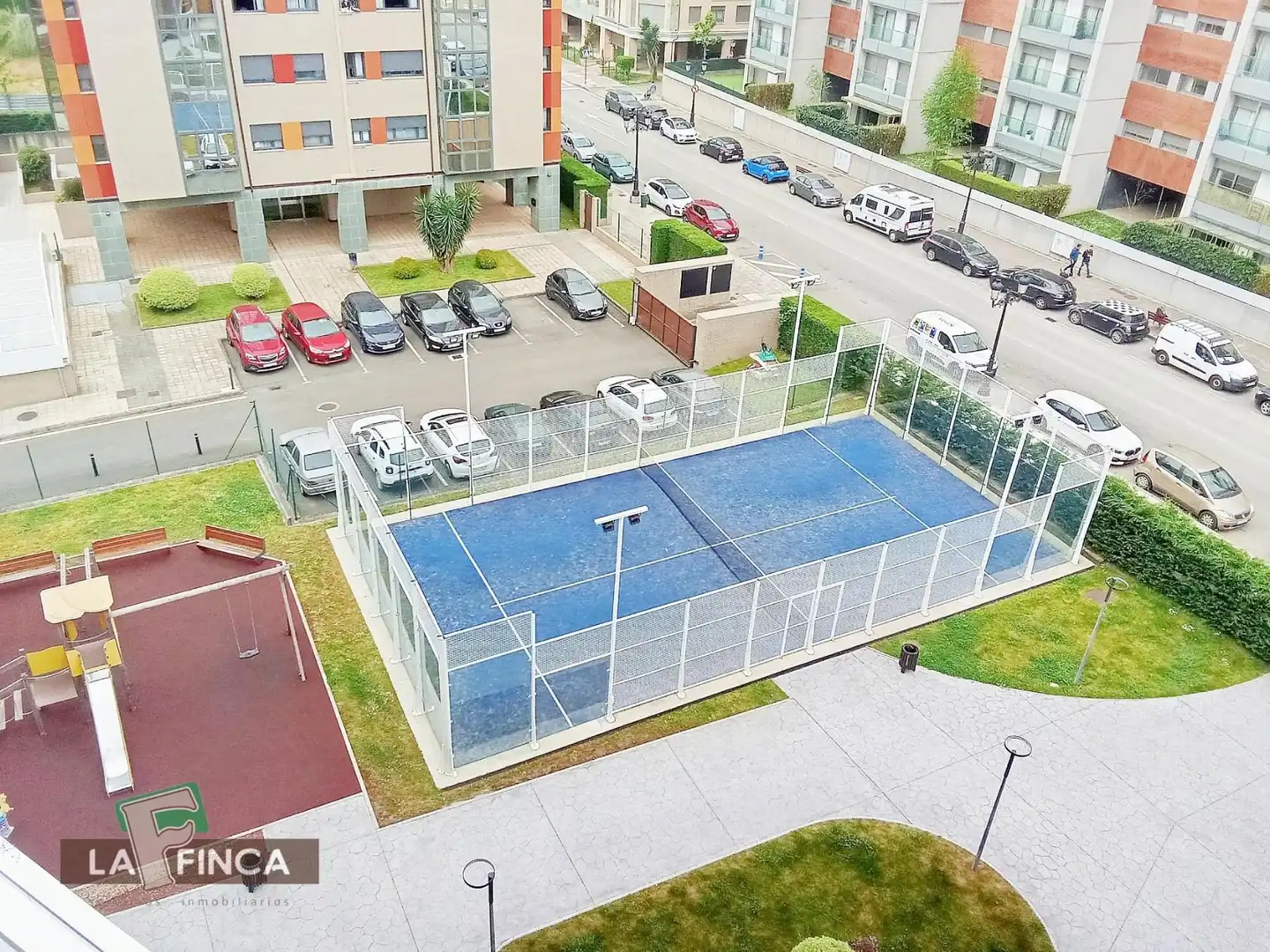 Parkplatz von Wohnung zum Verkauf in Oviedo  mit Heizung, Terrasse und Abstellraum