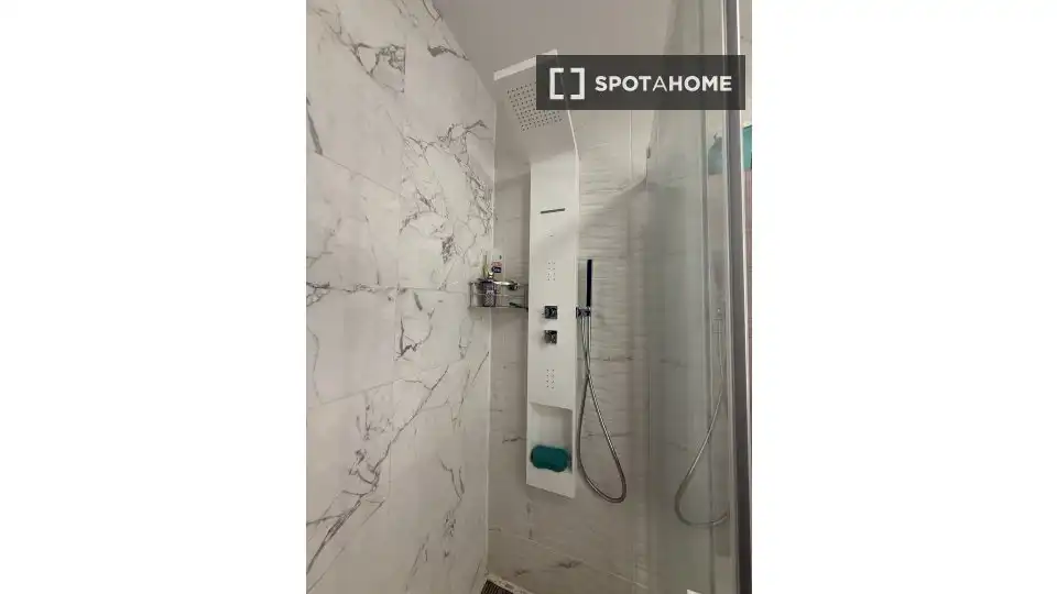 Bathroom of Flat for rent in Málaga  with Air Conditioner, Heating and Furnished