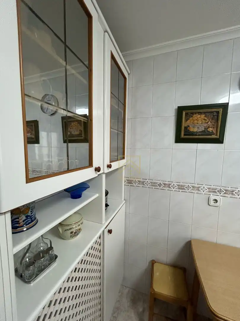 Baño de Piso de alquiler en Torrelavega  con Calefacción, Parquet y Amueblado