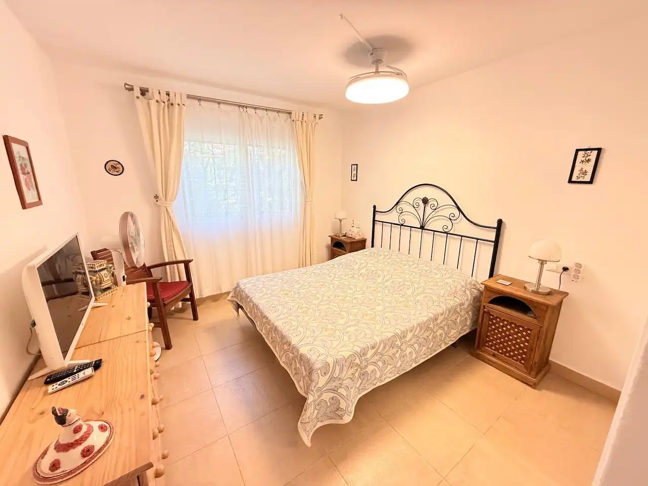Habitación de Casa o chalet en venta en Vélez-Málaga con Aire acondicionado, Calefacción y Jardín privado