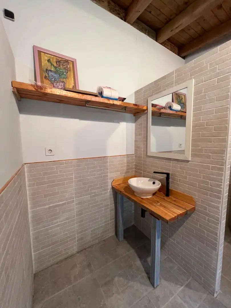 Baño de Casa o chalet en venta en Albelda de Iregua con Aire acondicionado, Calefacción y Jardín privado