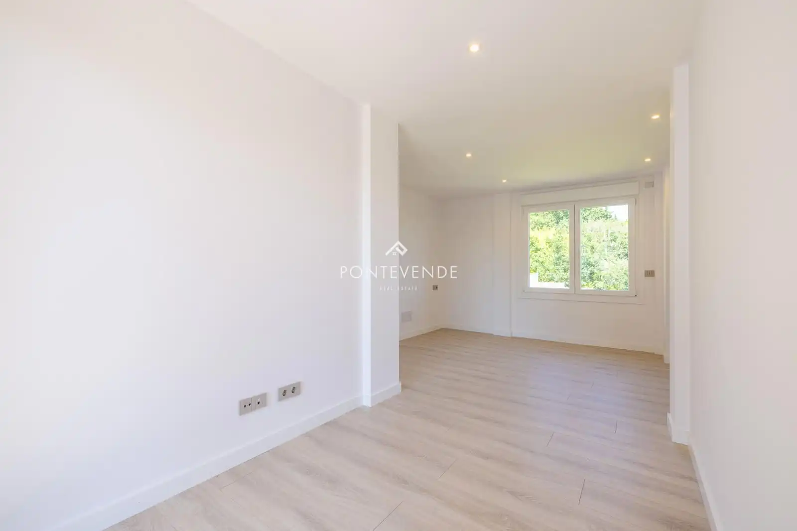 Bedroom of Houses for sale in Sanxenxo  with Private garden, Parquet flooring and Terrace