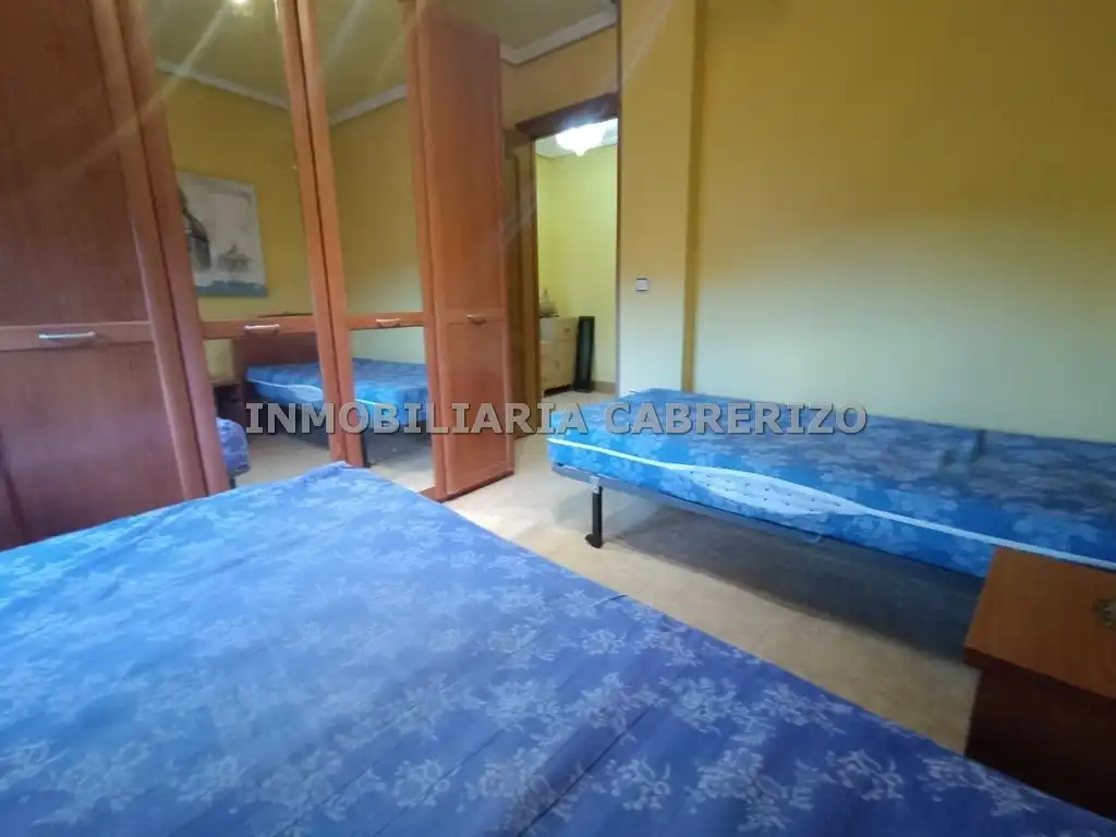 Habitación de Casa o chalet en venta en Ribafrecha con Calefacción, Parquet y Terraza