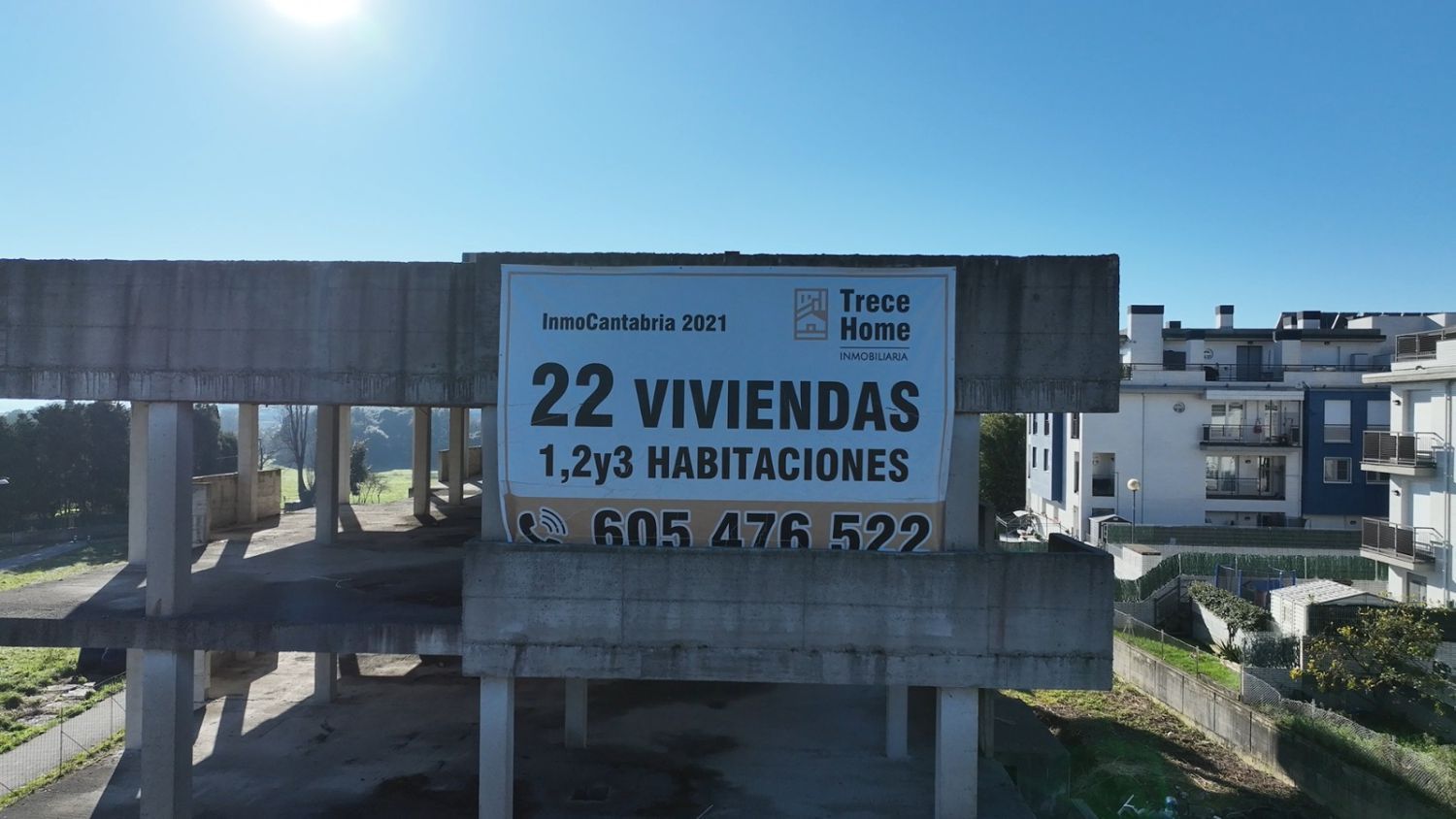Vista exterior de Pis en venda en Argoños  amb Calefacció, Terrassa i Piscina comunitària