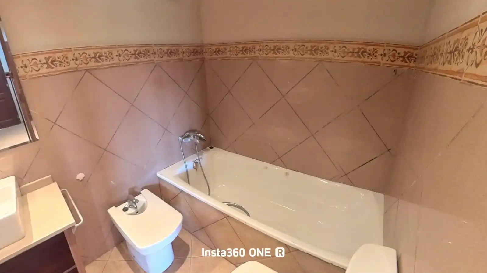 Bany de Casa o xalet en venda en Cubelles amb Calefacció, Jardí privat i Terrassa