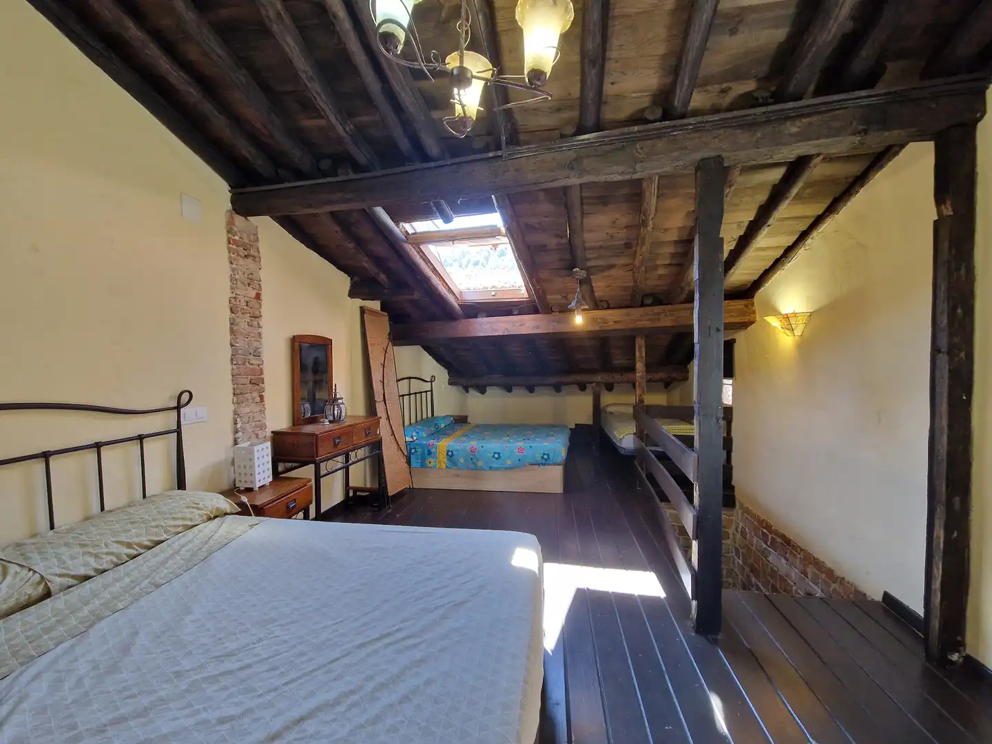 Dormitori de Finca rústica en venda en El Hornillo  amb Aire condicionat, Calefacció i Moblat