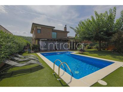 Jardí de Casa o xalet en venda en Celrà amb Aire condicionat, Terrassa i Piscina