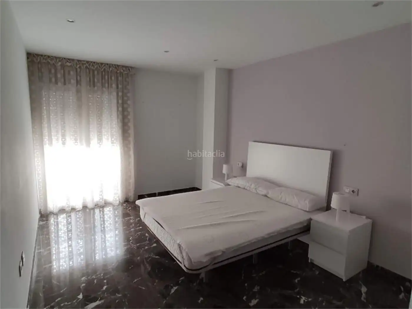 Piso con ascensor en venta en Calle Jerónimo Santa Fe 18, imagen 3