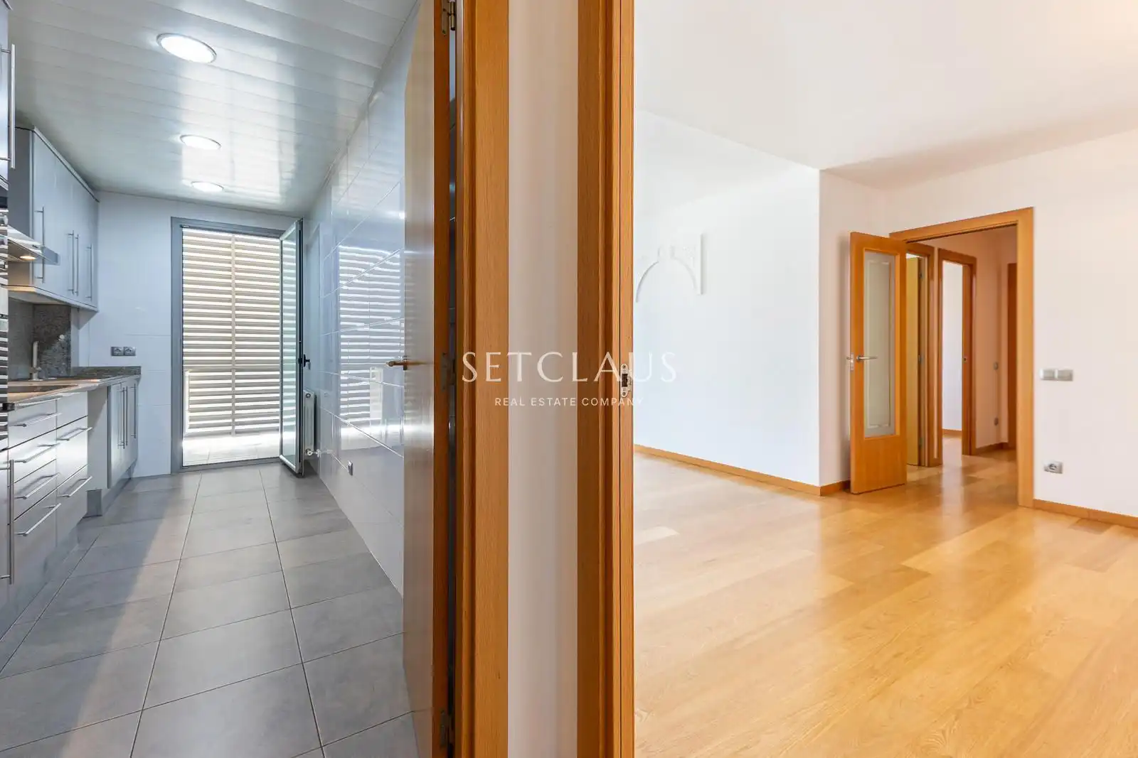 Wohnung zum Verkauf in Badalona mit Klimaanlage, Heizung und Terrasse
