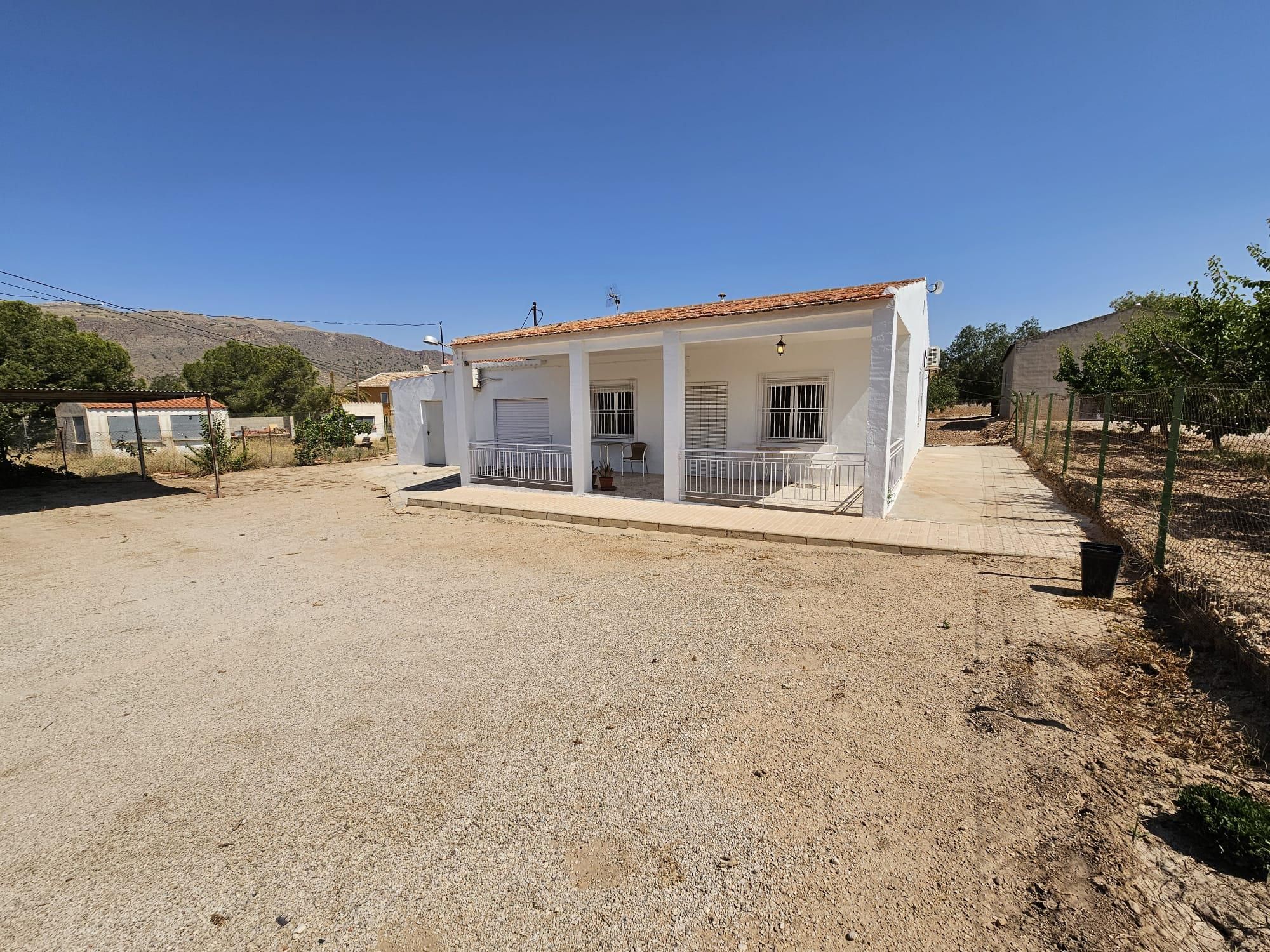 Vista exterior de Finca rústica en venda en Jumilla amb Aire condicionat, Calefacció i Jardí privat