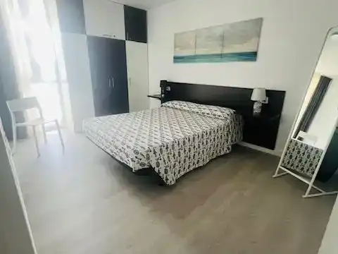 Schlafzimmer von Wohnung zur Miete in Arona mit Schwimmbad